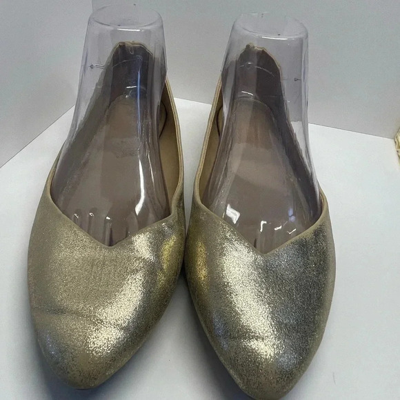 Old Navy gold metallic flats shiny pointy toe ballet slipper slip on size 9 - Picture 3 of 11
